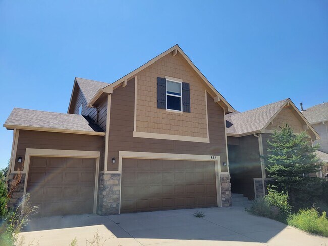 Building Photo - 4 Bed 3 Bath home with A/C and a gas fireplace, Available 5/8! - MileStone Real Estate Services