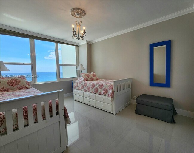 Building Photo - 3505 S Ocean Dr