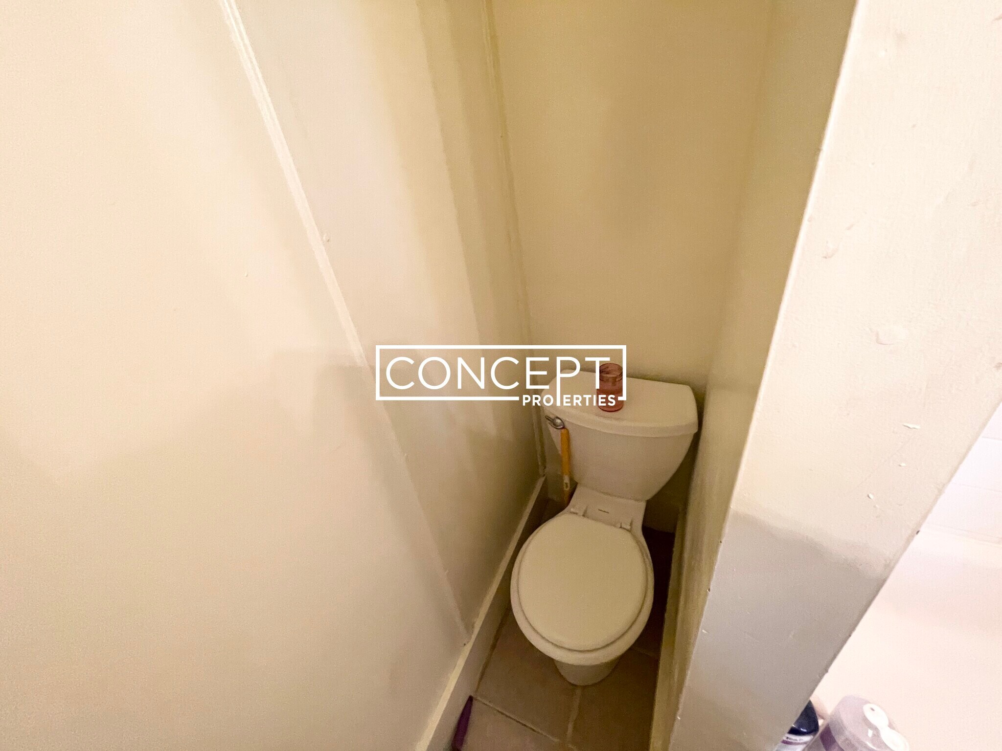 Building Photo - 24 Joy St