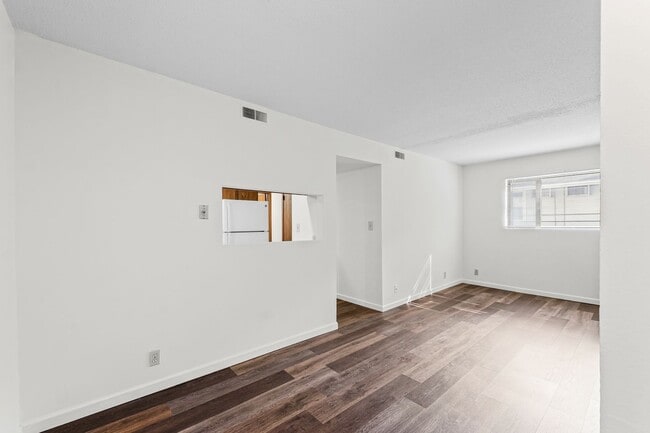 Interior Photo - 508 W White St