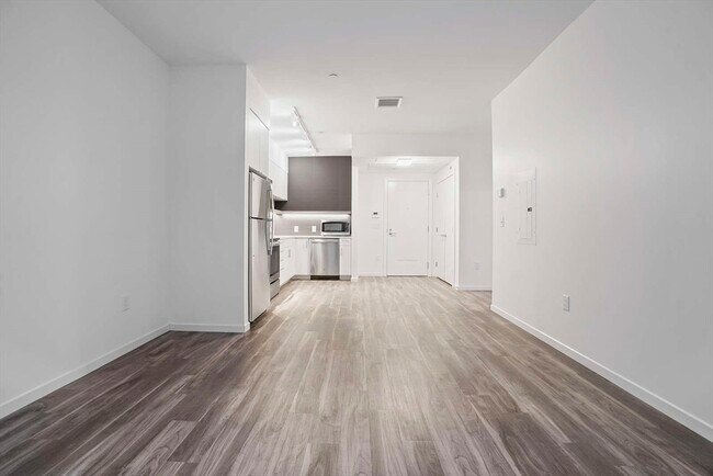 Building Photo - 839 Beacon St