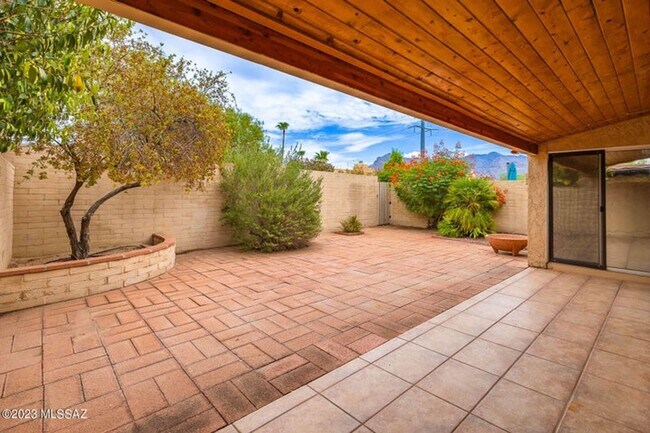 Building Photo - Affordable 2 Bedroom 2 Bath Townhome Near ...