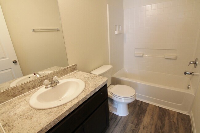 Building Photo - 5450 Quail Cove Ln