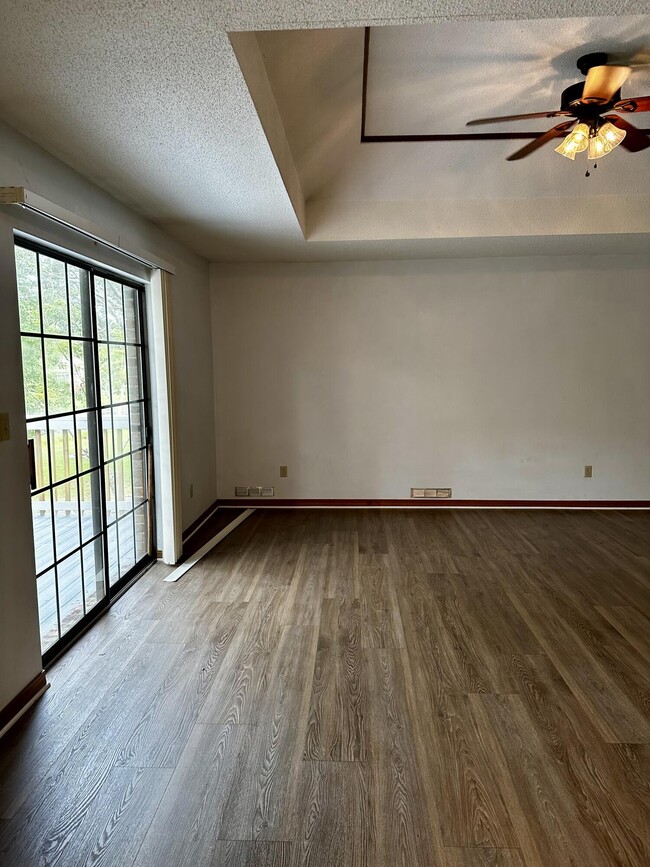 Building Photo - 109 Dominica Way