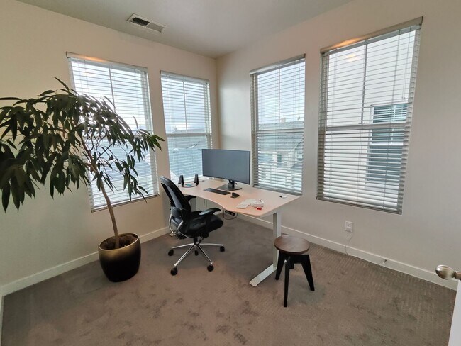 Building Photo - 10743 S Porcini Dr