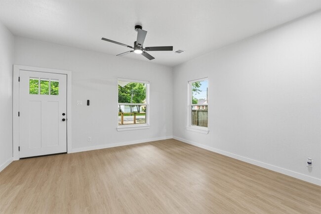 Building Photo - 2710 Gano St
