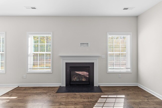 Building Photo - 4095 Irwin Dr