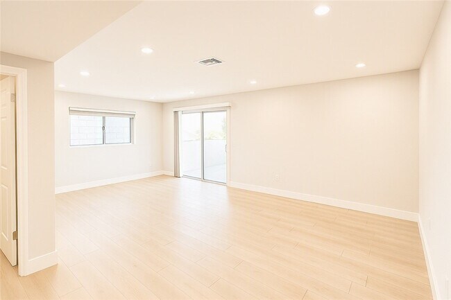 Building Photo - 68900 Lozano Ct