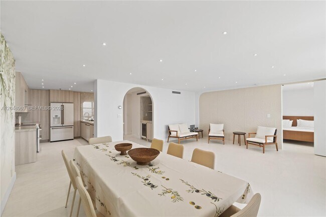 Building Photo - 9511 Collins Ave
