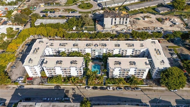 Building Photo - 1801 S Treasure Dr