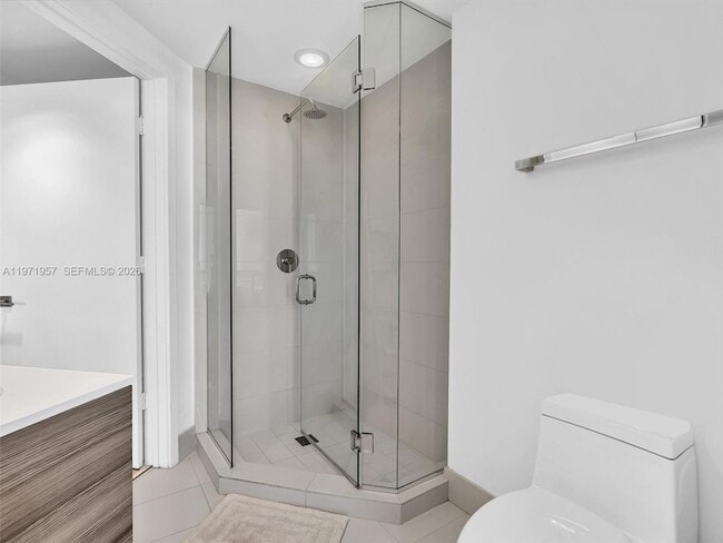 Building Photo - 121 NE 34th St