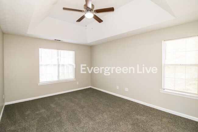 Building Photo - 365 Wynbrook Dr