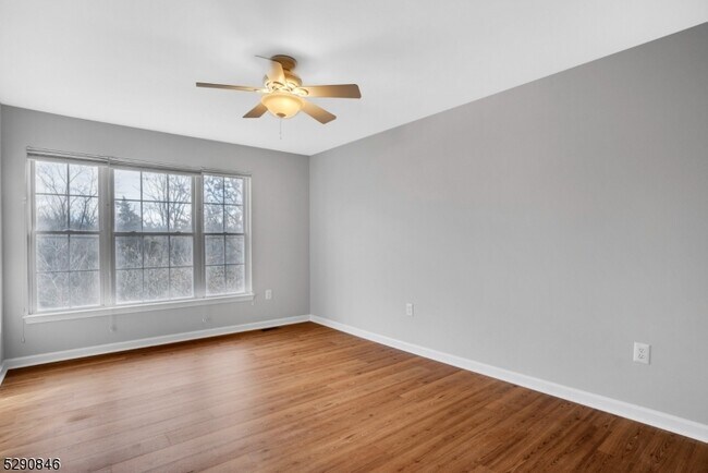 Building Photo - 48 Loft Dr