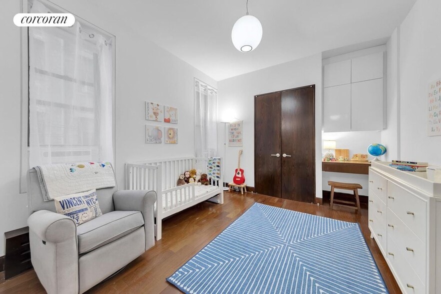 Building Photo - 401 W End Ave