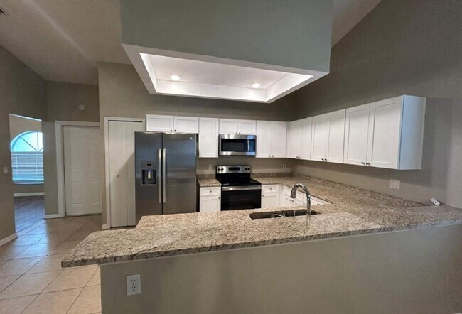 Building Photo - 553 Rapid Falls Dr