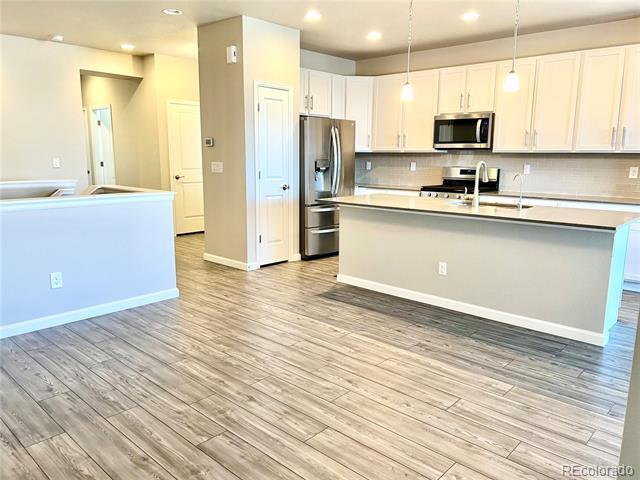 Building Photo - 8962 Red Bud St