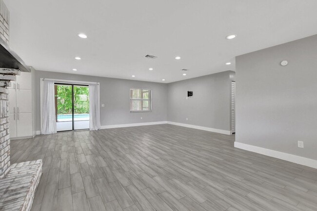 Building Photo - 4593 Appalachian St