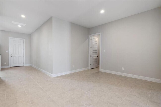 Building Photo - 600 C-Bar Ranch Trl