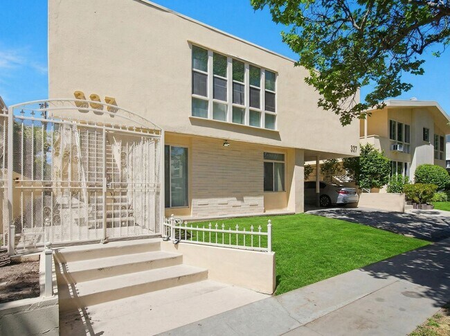 Building Photo - 337 Rexford Dr