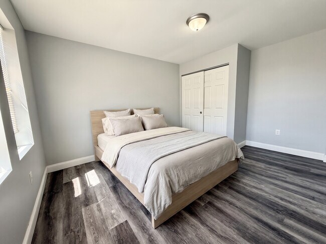 Building Photo - 5000 N 8th St