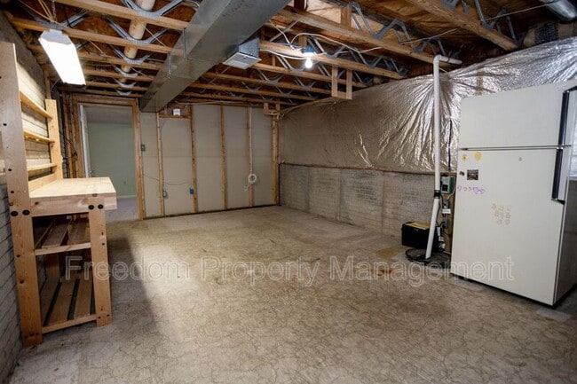 Building Photo - 8768 Tomislav St