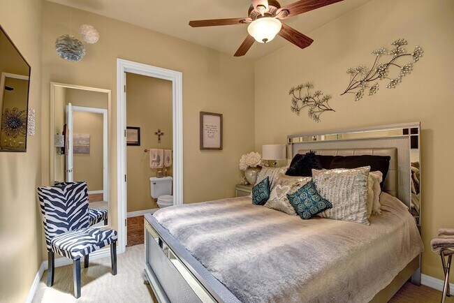 Building Photo - 43721 Chapelton Dr