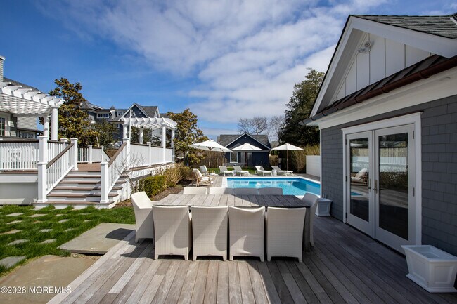 Building Photo - 207 Monmouth Ave