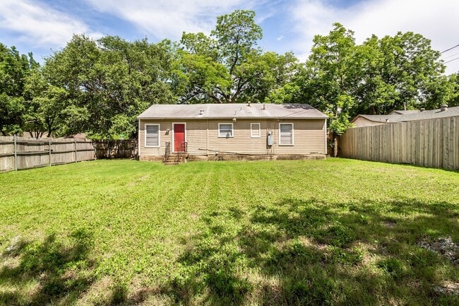 Building Photo - 10943 Desdemona Dr