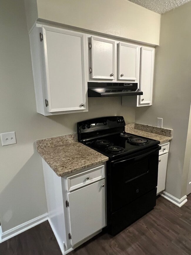 Building Photo - Newly renovated Quadplex with close proximity to Harbison Blvd - 3641 Apt C