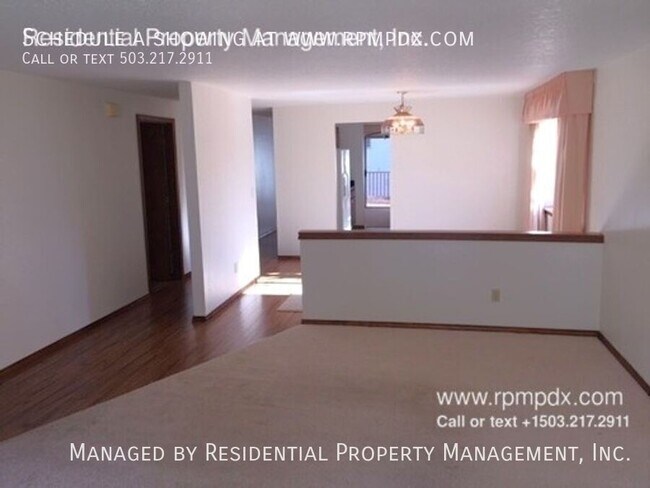 Building Photo - 7950 SW 135th Ave