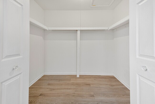 Building Photo - 7968 163rd Ct