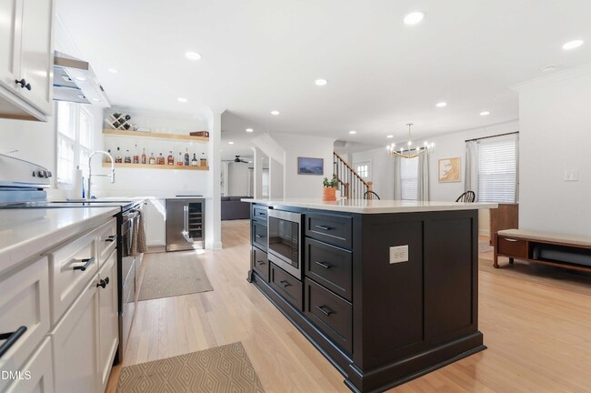 Building Photo - 322 E Millbrook Rd