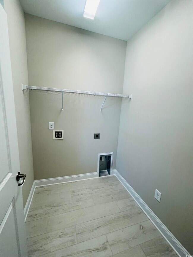 Building Photo - 165 Ella Kinley Cir