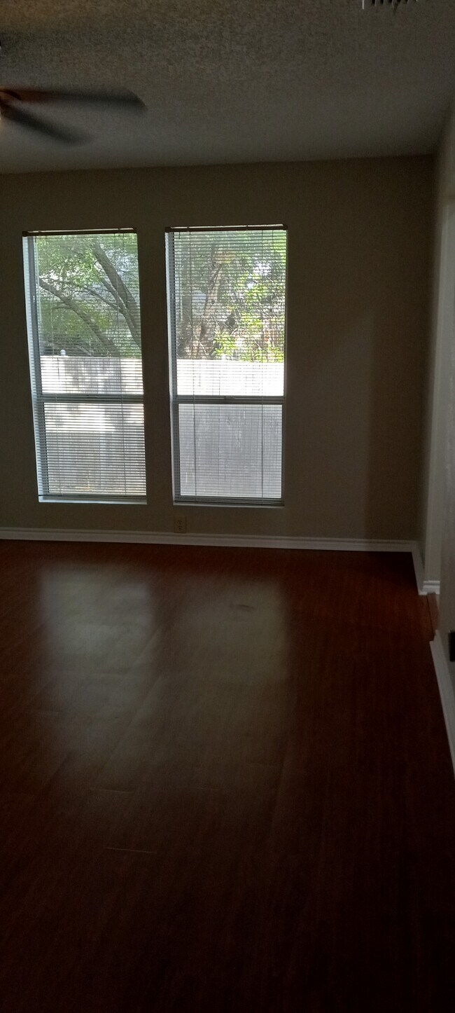 Building Photo - 3200 Foxboro Dr