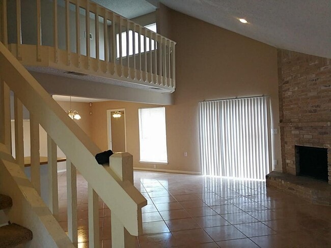 Building Photo - 6335 Pouter Dr