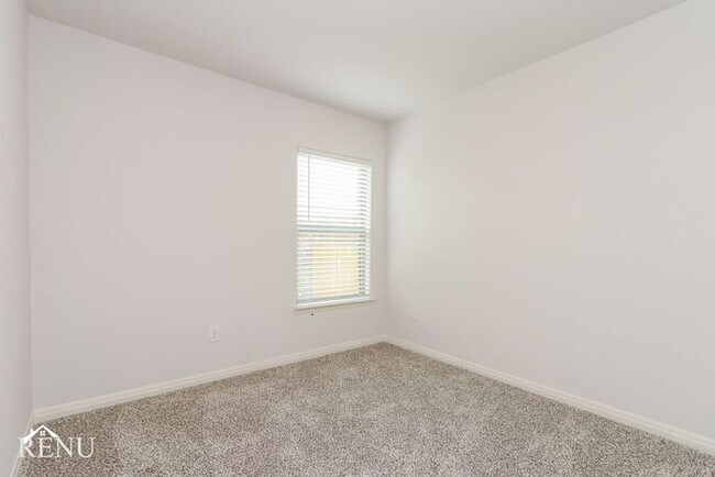 Building Photo - 152 Holster Holw Rd