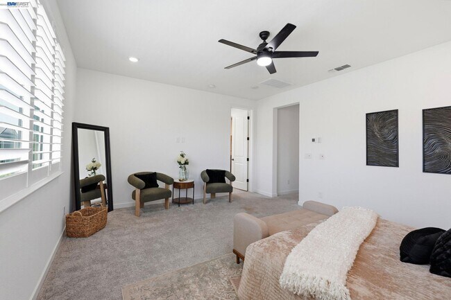 Building Photo - 1550 Plumas Dr