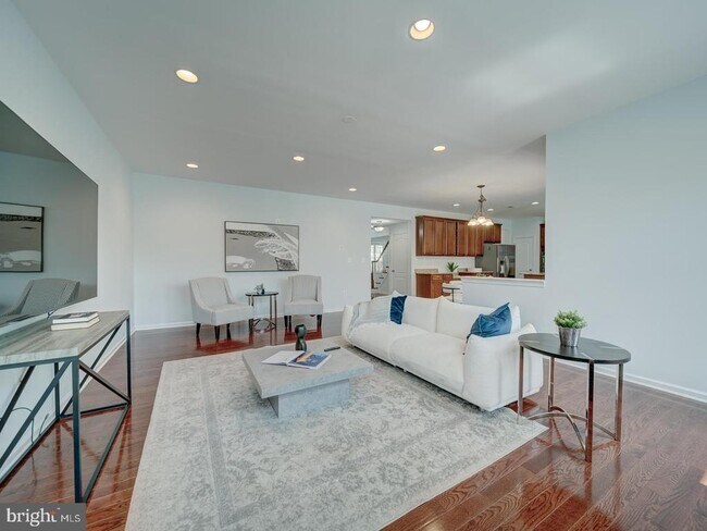 Building Photo - 43320 Barnstead Dr