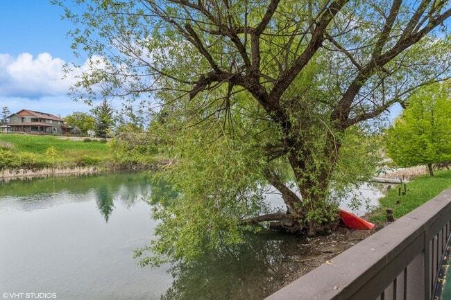Building Photo - Whitefish River furnished Townhome