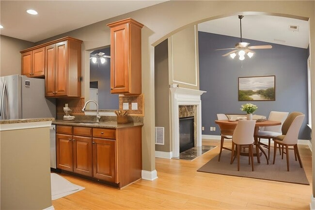 Building Photo - 1526 Lechemin Dr