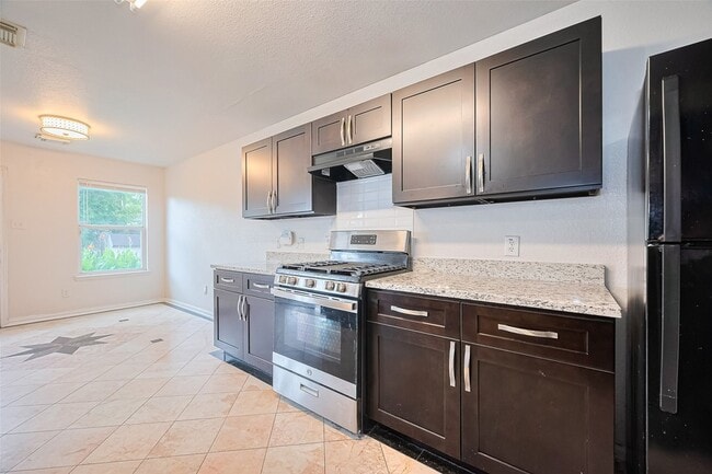 Building Photo - 12927 Pale Ivy Ln