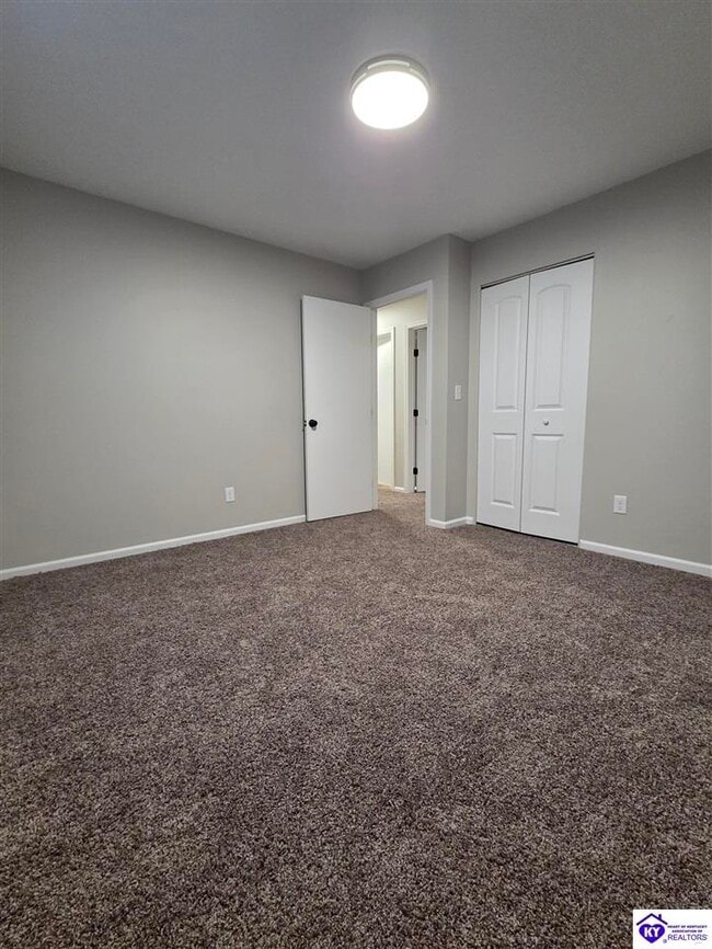 Building Photo - 526 Rose Creek Dr