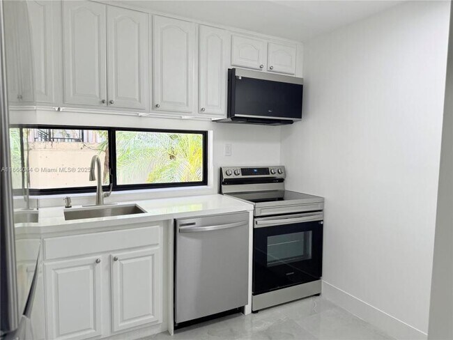 Primary Photo - 2 bedroom in Sunny Isles Beach FL 33160