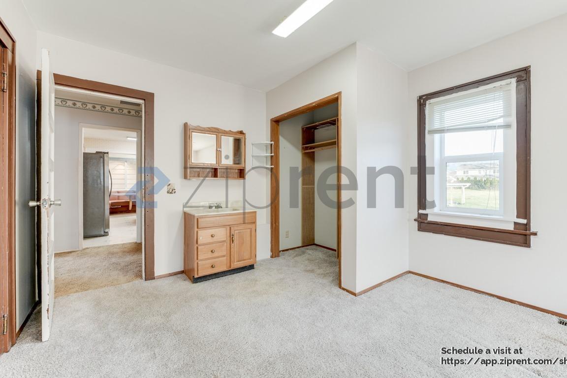 Building Photo - 351 Blake St