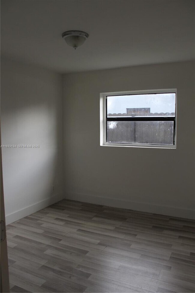 Building Photo - 6651 Custer St