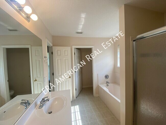 Building Photo - 6648 Longview St