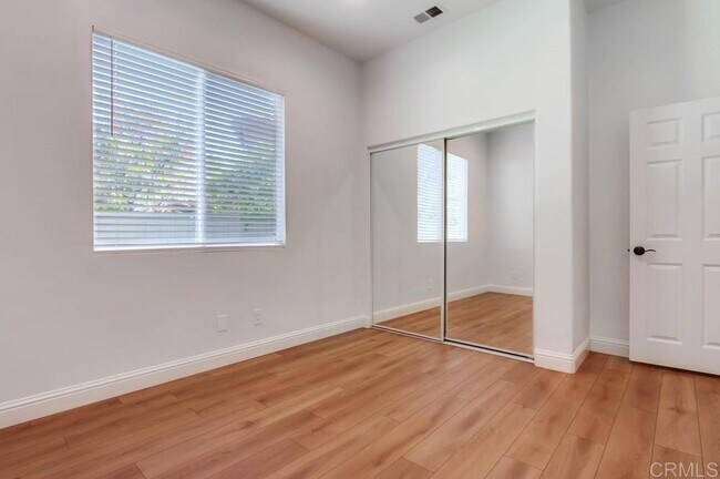 Building Photo - 774 Glenhart Pl