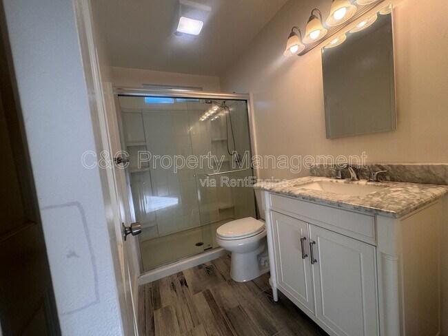 Building Photo - 801 Wainwright St