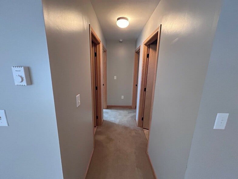 Building Photo - 545 4th Ave SW