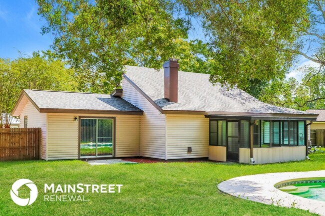 Building Photo - 8162 Cayuga Trail W